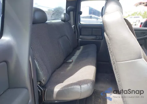 2002 Chevrolet Silverado 1500 из США, поврежденный, VIN 2GCEC19W321316445